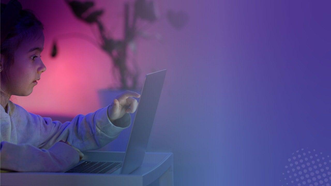 أخلاقيات رقمية: قيم تحمينا في العالم الافتراضي